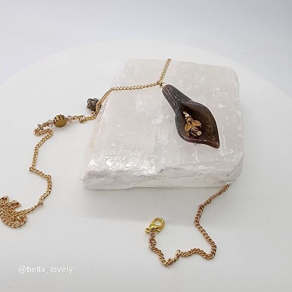 Moss Agate Calla Lily Handmade Pendant Bee Charm Drop Dangle Pendants - Picture 10 of 12